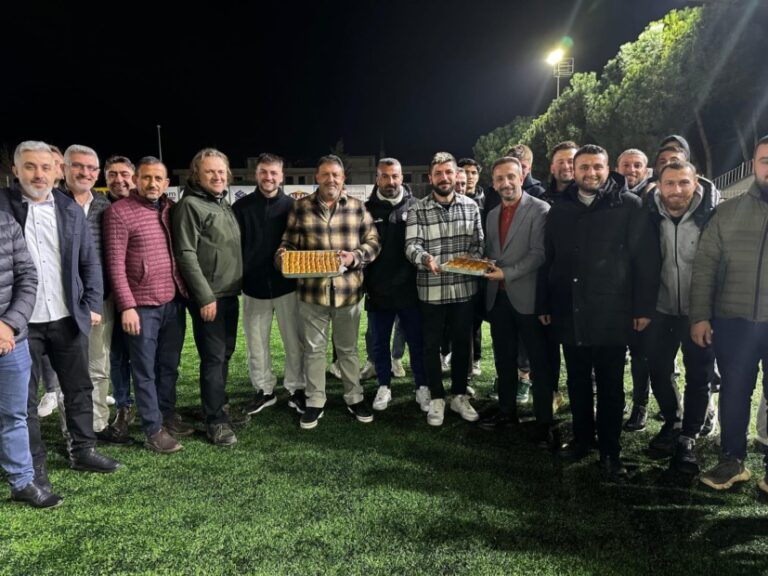 AK Parti Gemlik İlçe Başkanı Mehmet Taşar’dan Gemlikspor’a Destek Ziyareti
