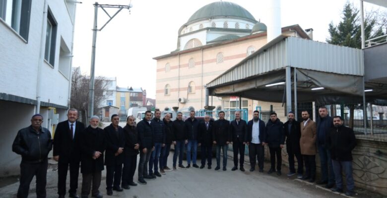 BEREKET SOFRASI ÜÇEVLER CAMİİNDE KURULDU