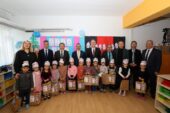 ÖĞRENCİLER KARNELERİNİ İNEGÖL PROTOKOLÜNDEN ALDI