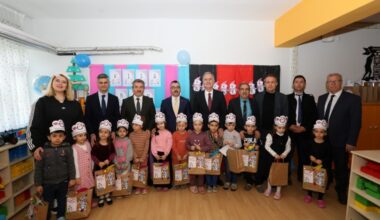 ÖĞRENCİLER KARNELERİNİ İNEGÖL PROTOKOLÜNDEN ALDI