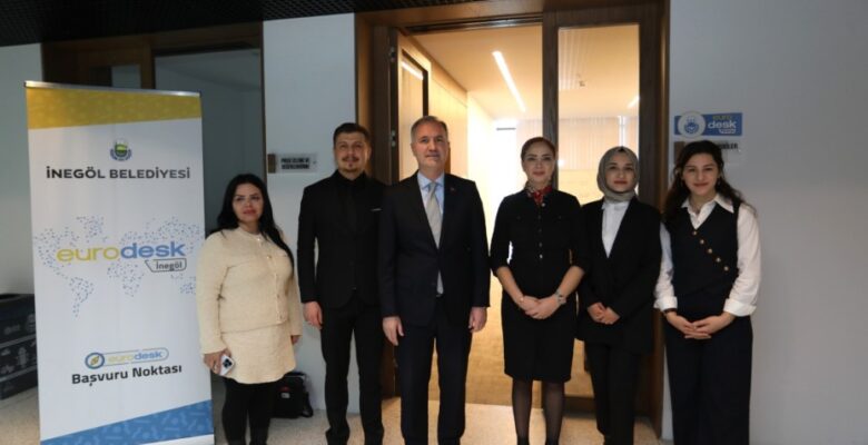 İNEGÖL BELEDİYESİ GENÇLERE FIRSATLAR SUNUYOR