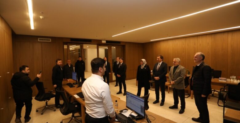 İNEGÖL PROTOKOLÜNDEN YILBAŞI GECESİ GÖREV YAPANLARA ZİYARET