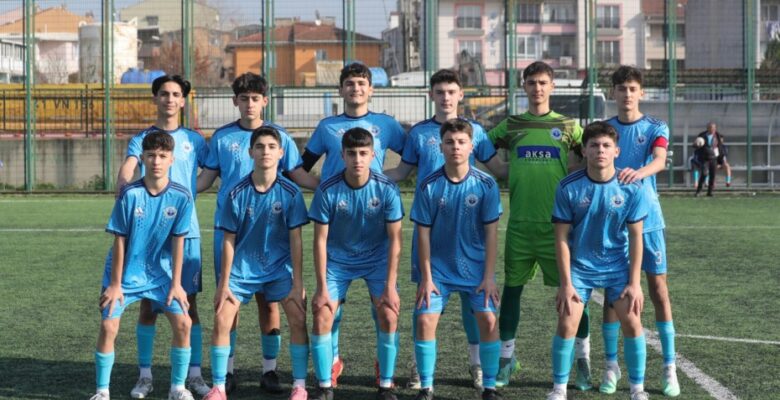 Gemlik Belediyespor U16 Takımı Namağlup Şampiyonluğa Koşuyor