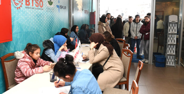 OKİM’de bir günde 250 kişi iş sahibi oldu