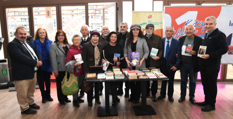 Şairler ve yazarlar kitaplarını Osmangazili gençler için bağışladı