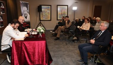 ‘Şairin Şiir Evreni’nin konuğu Enis Akın oldu