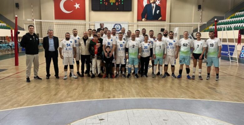 Nilüfer Belediyesi, Bursa Belediyeler Arası Voleybol Turnuvası’na zaferle başladı