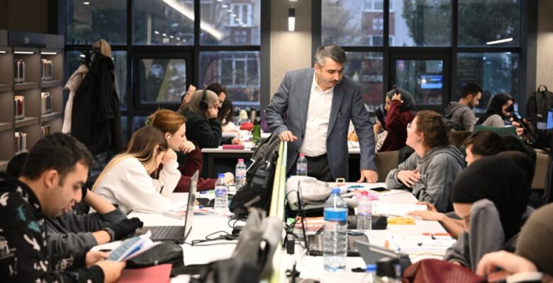 MİMAR SİNAN KÜTÜPHANESİ 177 BİN 440 KİTAPSEVERİ AĞIRLADI