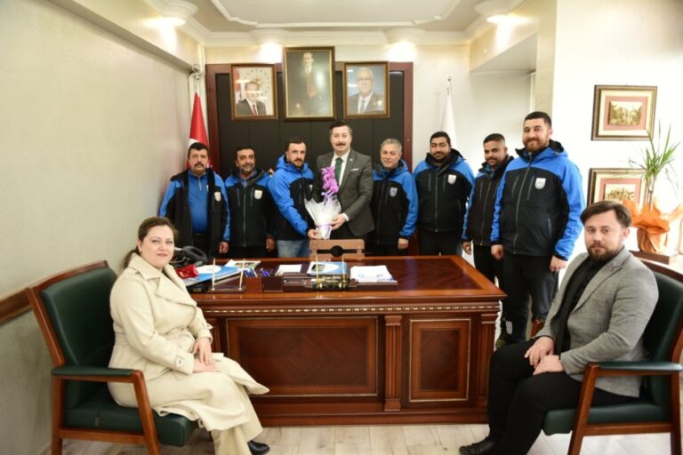 BAŞKAN ERCAN ÖZEL SÖZÜNÜ TUTTU, GEÇİCİ İŞÇİLERİN GEÇİM KAYGISINA SON VERDİ