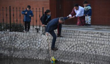 Şükrü Deviren’den Çocuklara Top Kurtarma Sürprizi (Görüntülü)