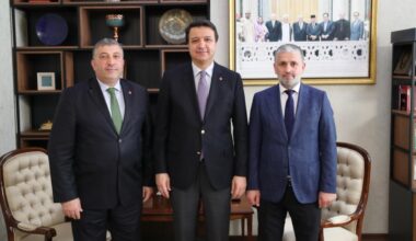 SAADET PARTİSİ BURSA İL BAŞKANLIĞINDA BAYRAK DEĞİŞİMİ