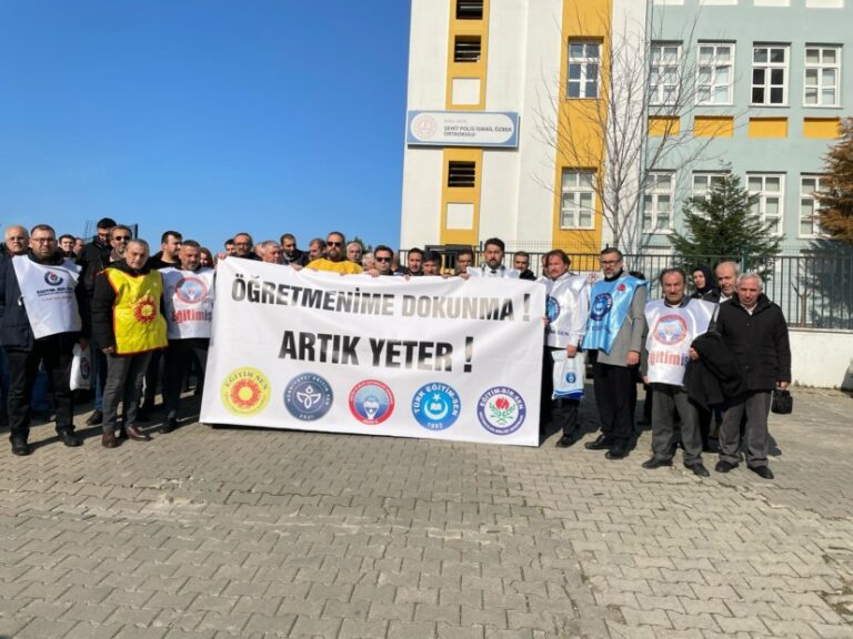 Eğitim Sen Bu Kez Kestel’den “Artık Yeter Öğretmenime Dokunma!” dedi