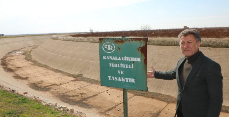 ORHAN SARIBAL: “BARAK OVASI KURUYOR: ÇİFTÇİ 20 YILDIR SU BEKLİYOR”