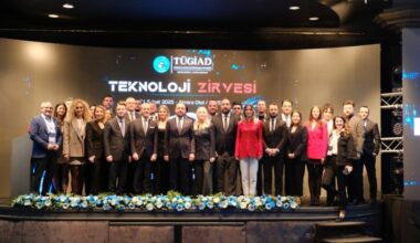 BURSA’DA YAPAY ZEKA RÜZGARI: TEKNOLOJİ ZİRVESİ BÜYÜK İLGİ GÖRDÜ