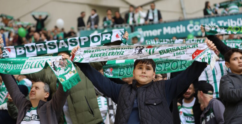 Çocuklar Bursaspor coşkusunu Büyükşehir’le yaşadı