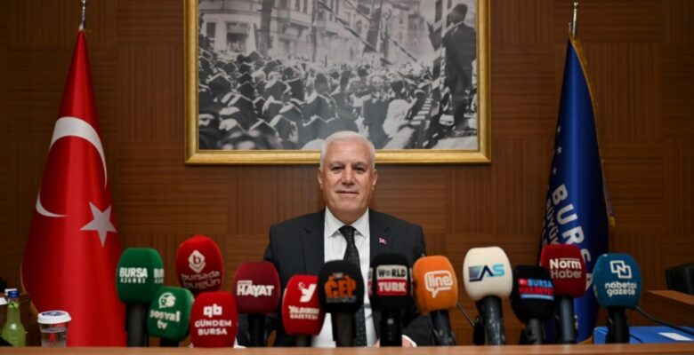 Başkan Bozbey, “Öğrencilere süt dağıtmamıza izin verilmedi”
