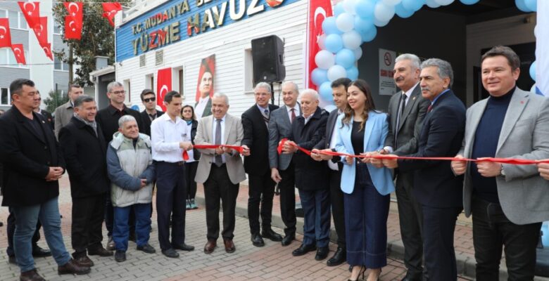 MUDANYA KAPALI YÜZME HAVUZU AÇILDI