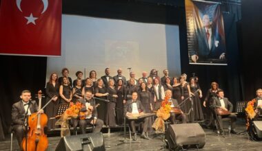 YAKAMOZ TÜRK MÜZİĞİ KOROSUNDAN ANLAMLI KONSER