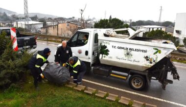 Gemlik’in 4 Bir Yanında Temizliğe 24 Saat Devam Ediliyor