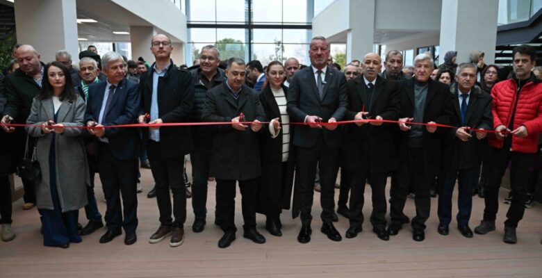 Karacabey’in yeni sosyal merkezi Kent Kafe hizmetinizde