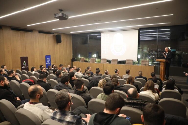 DEPREMDE YIKILAN BİNALARIN PROJELERİ MÜHENDİSLERLE İNCELENDİ