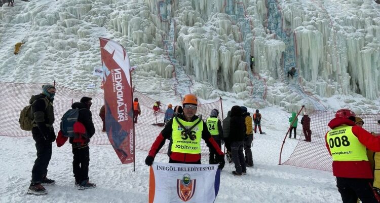 İNEGÖLLÜ SPORCU BUZ TIRMANIŞ TÜRKİYE ŞAMPİYONU OLDU