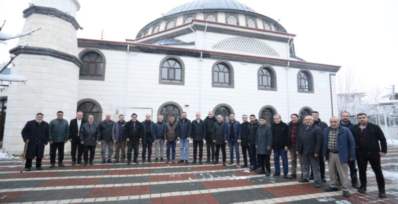 BEREKET SOFRASI EMİR SULTAN CAMİİNDE KURULDU