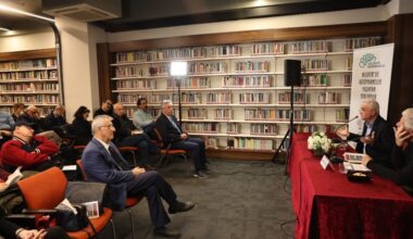 Adnan Özer ile ‘Şairin Şiir Evreni’nde yolculuk