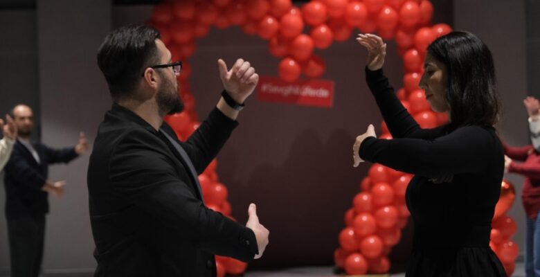 Nilüferli çiftlerden Sevgililer Günü tangosu