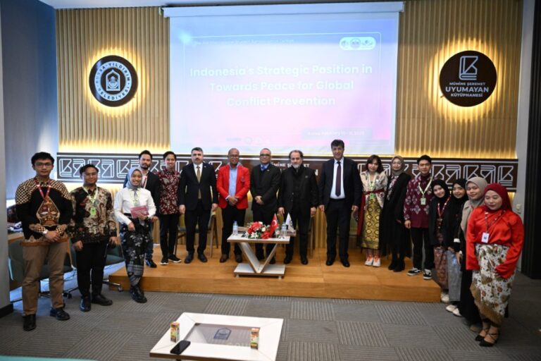 YILDIRIM’DA ULUSLARARASI ÖĞRENCİ SEMPOZYUMU