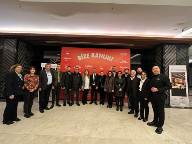 CHP Nilüfer’de Üye Katılım Töreni: 450 Yeni Üye Parti Saflarında