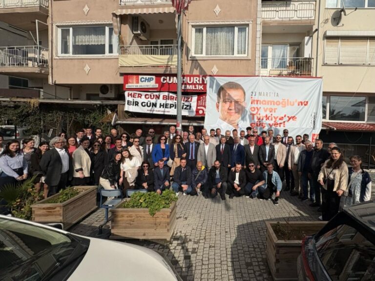 CHP Gemlik’ten İmamoğlu’na Özgürlük ve Erken Seçim İçin İmza Kampanyası
