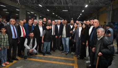 Başkan Erkan Aydın bin kişiyle aynı anda iftar açtı