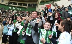 Başkan Aydın Bursaspor sevgisini çocuklara aşılamaya devam ediyor
