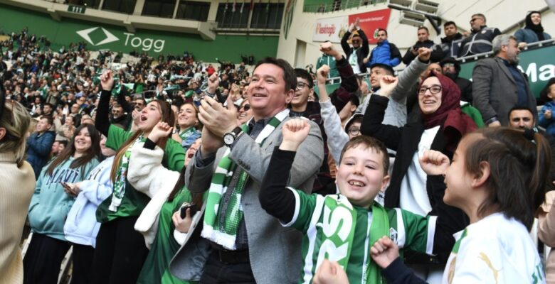 Başkan Aydın Bursaspor sevgisini çocuklara aşılamaya devam ediyor