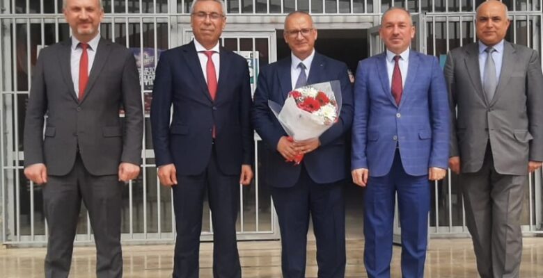 Gemlik İlçe Milli Eğitim Müdürlüğü Görevine Atanan Adnan Uluğ Görevine Başladı