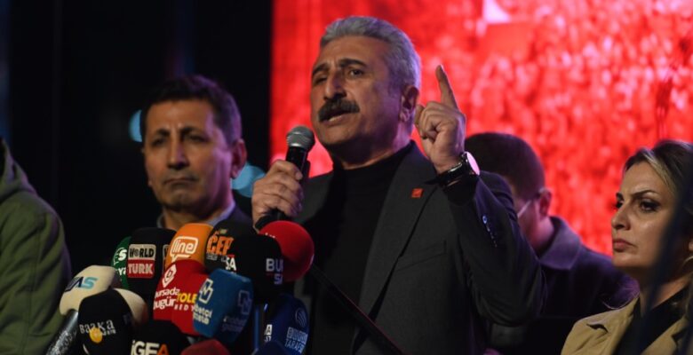 Bursa’da Ekrem İmamoğlu protestoları sürüyor: Bu ülkeyi bu düzenden kurtaracağız
