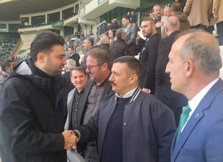 TÜRKOĞLU, YERLİKAYA’YA TARAFTARA “DARPI” SORDU!