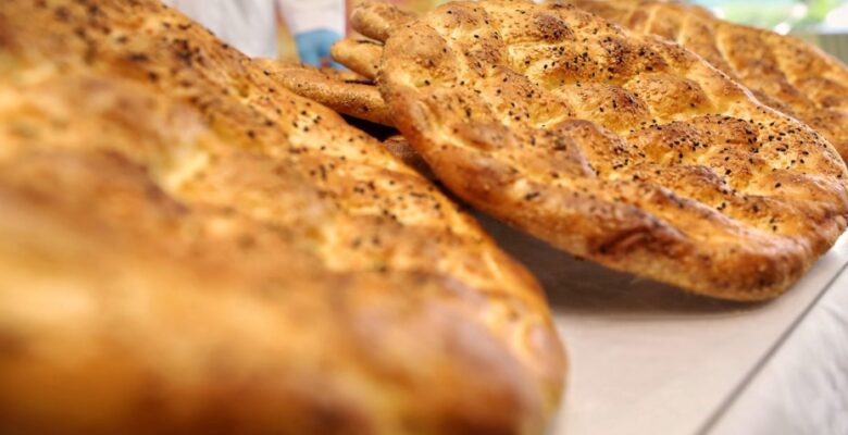 Bursa’da 450 gramlık BESAŞ Ramazan pidesi 20 TL