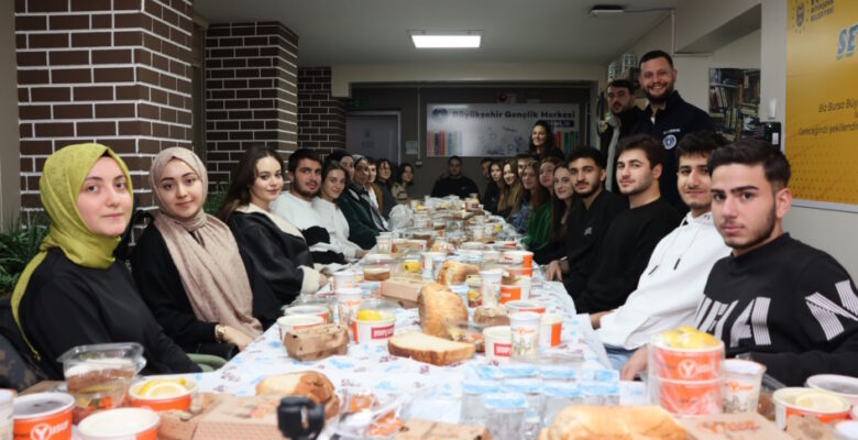 ‘Genç fikirler’ iftarda buluştu