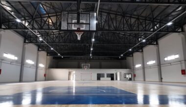 Gemlik Spor Salonu açılış için gün sayıyor Gemlik Spor Salonu açılış için gün sayıyor