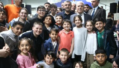 Başkan Bozbey’den gençlere halı saha müjdesi
