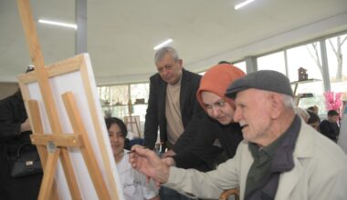 Osmangazili öğrenciler huzurevi sakinleriyle resim yaptı