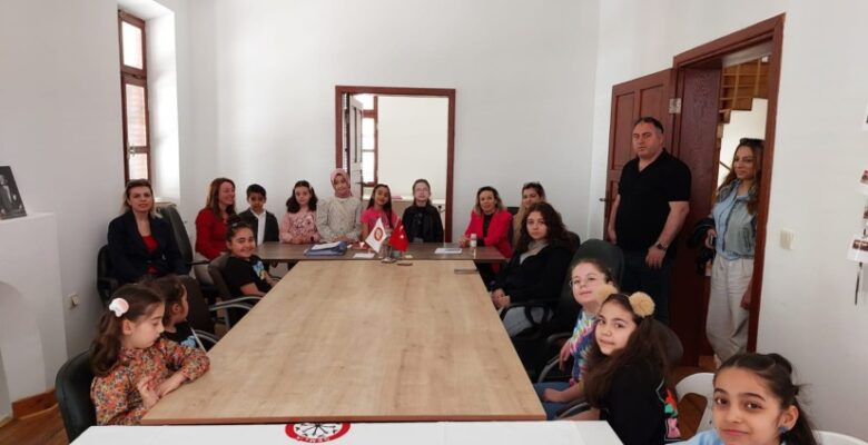 GEMLİK KENT KONSEYİ ÇOCUK MECLİSİ’NDE SEÇİM HEYECANI YAŞANDI