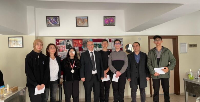 İlçe Milli Eğitim Müdürü Zeki Avşar, Gemlik Fen Lisesi ve Hisar Anadolu Lisesini Ziyaret Etti.