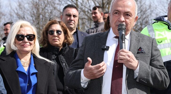 Nilüfer Belediyesi ahududu üretimi ile çiftçiye örnek olacak