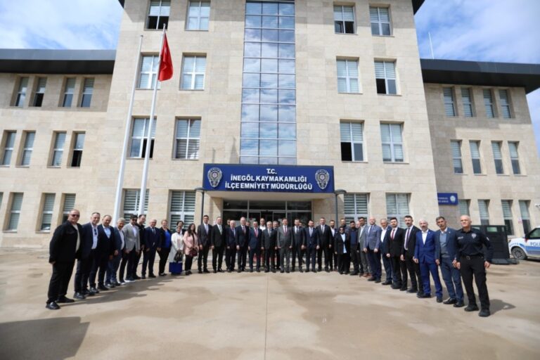 İNEGÖL’DE BAYRAM COŞKUSU