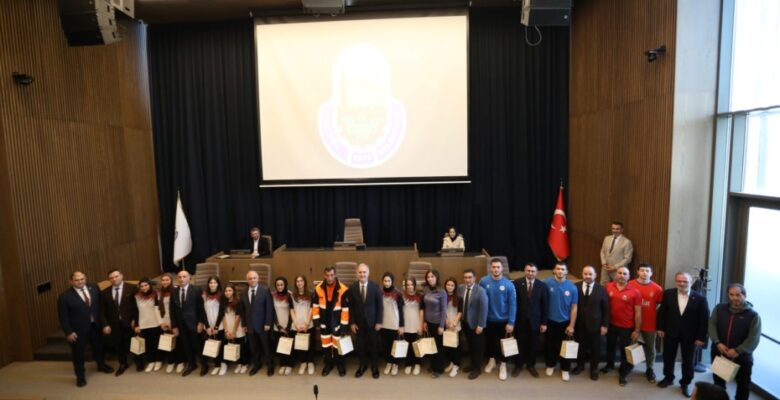 İNEGÖL’Ü GURURLANDIRAN İSİMLER MECLİSTE ÖDÜLLENDİRİLDİ