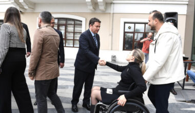 Başkan Aydın, Osmangazi ailesiyle bayramlaştı Başkan Aydın, Osmangazi ailesiyle bayramlaştı
