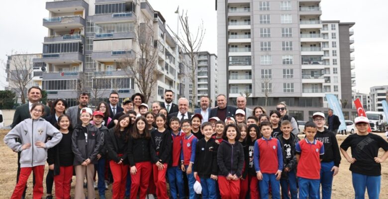 Nilüfer’de fidanlar toprakla buluştu